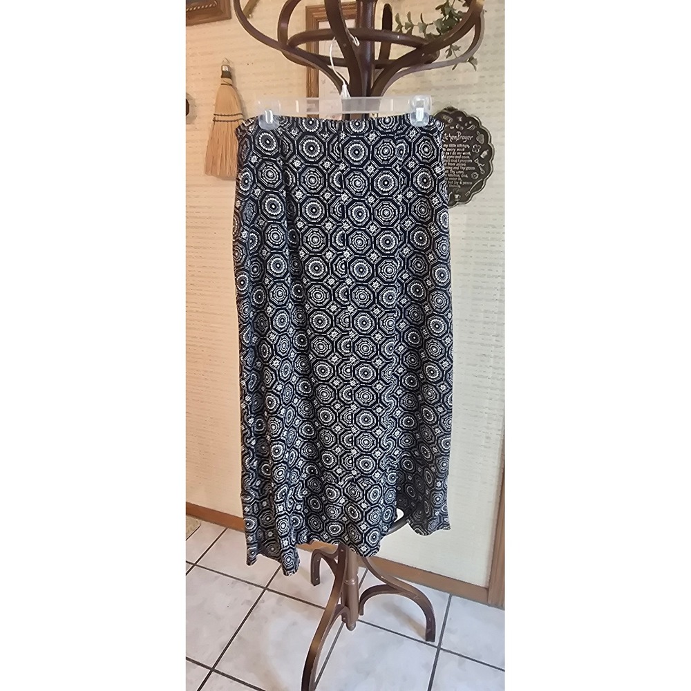 Harolds Black White Geometric Medallion 100% Silk Lined Maxi Skirt Size 12